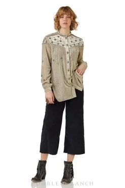 Double D Ranchwear Sacred Mountain Top-Concho