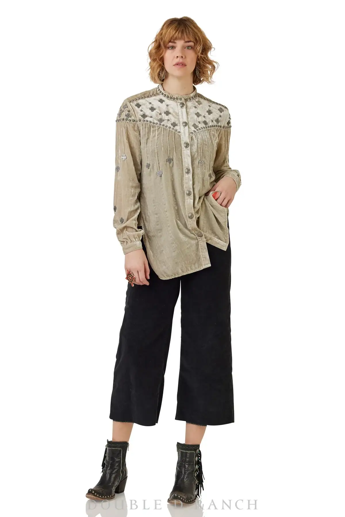Double D Ranchwear Sacred Mountain Top-Concho 3 Double D Ranchwear Sacred Mountain Top-Concho