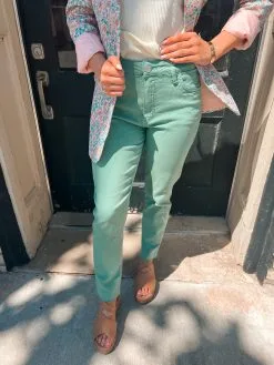 KUT From The Kloth Reese High Rise Fab Ab Ankle Straight Leg Jean