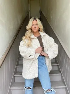 Honeysuckle Rose Boutique Lyla Sherpa Jacket - Cream