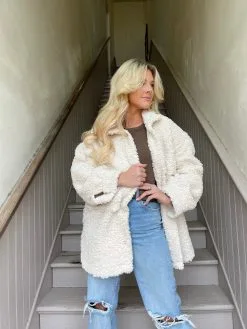 Honeysuckle Rose Boutique Lyla Sherpa Jacket - Cream 8 Honeysuckle Rose Boutique Lyla Sherpa Jacket - Cream -Skirt Sales Store image a166ad06 853c 4ee5 b9d7 fb229285063f